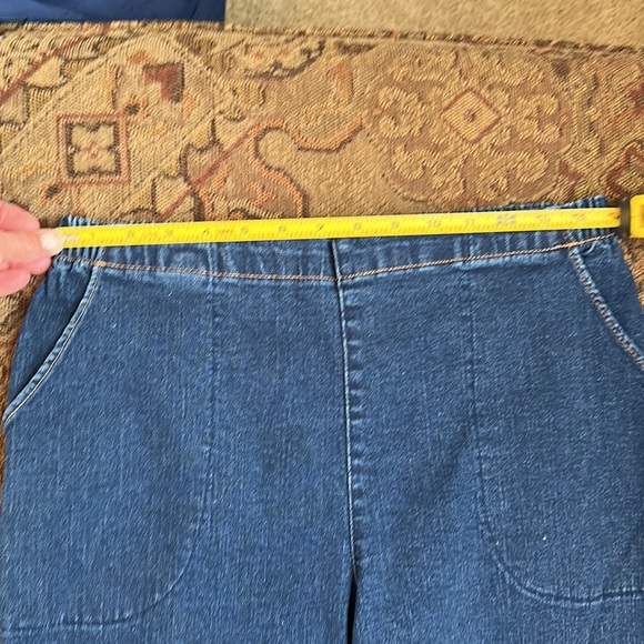 Croft & Barrow pull on jeans. Women’s 14P REGULAR. Front pockets only. - Picture 13 of 14